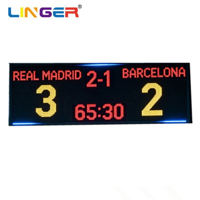 Tablero de marcadores electrónico de fútbol al aire libre con el nombre del equipo